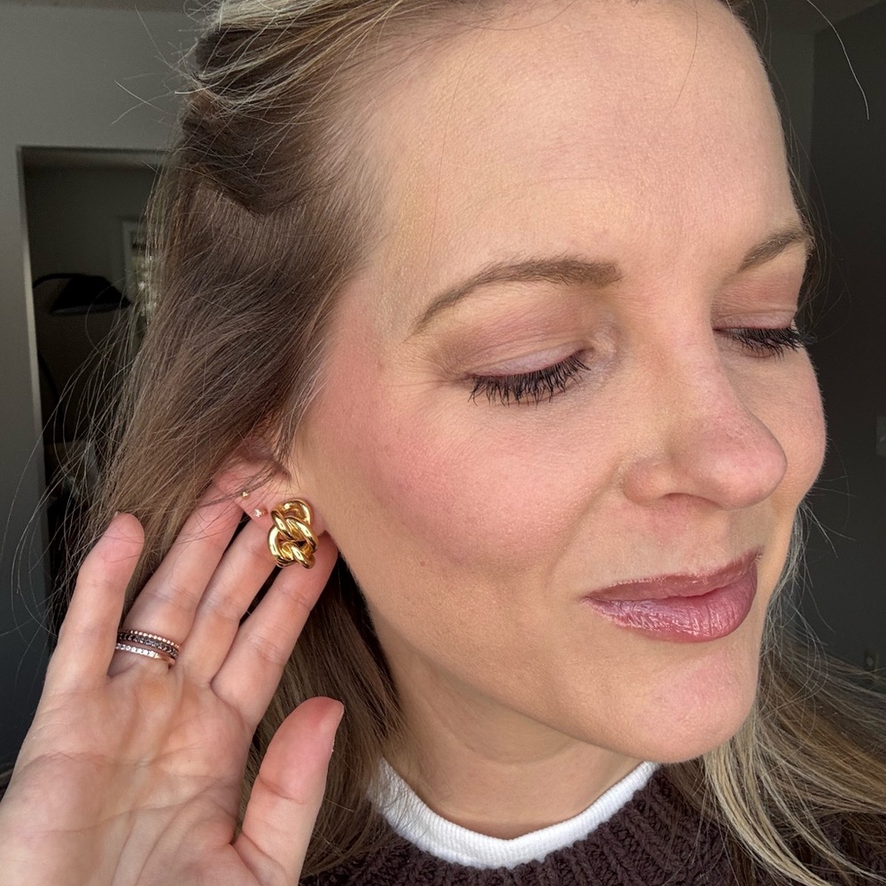 DIOR Vintage Gold Knot Earrings - Picture 5 of 6